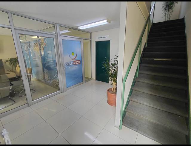 240M² OFFICE TO LET IN HALFWAY HOUSE